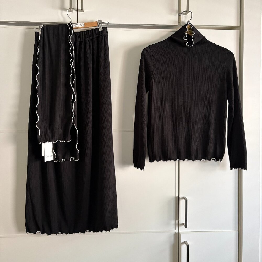 Shirts, Skirt, and Scarf set